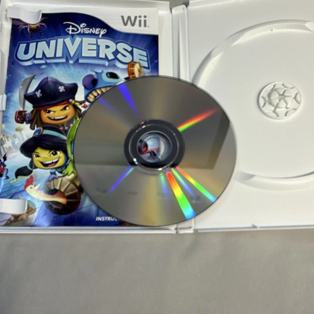 Disney Interactive Disney Universe (2011) Nintendo Wii E10+ Manual